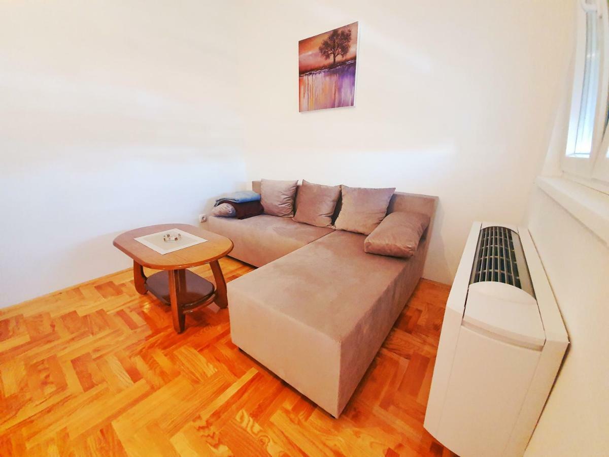 Apartman 44 Bijeljina Buitenkant foto